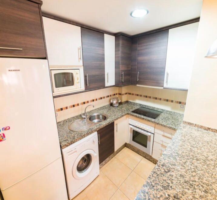 Calle Cuesta Apartment - Near Beach ฟูเอนฮิโรลา ภายนอก รูปภาพ