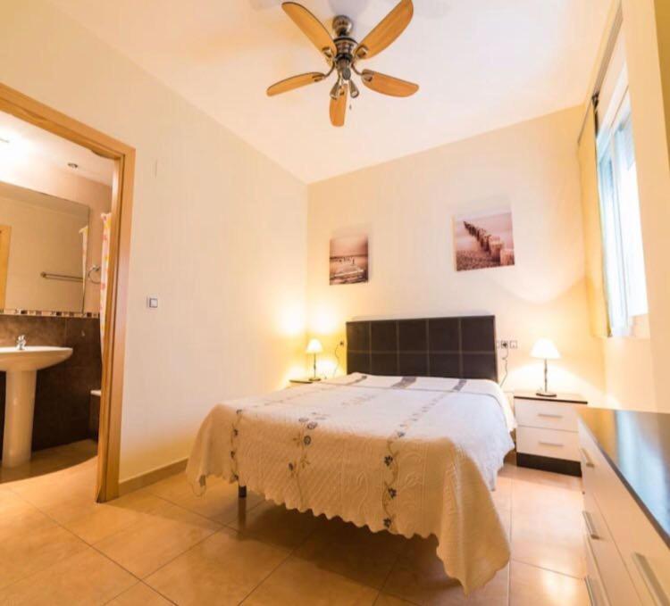 Calle Cuesta Apartment - Near Beach ฟูเอนฮิโรลา ภายนอก รูปภาพ